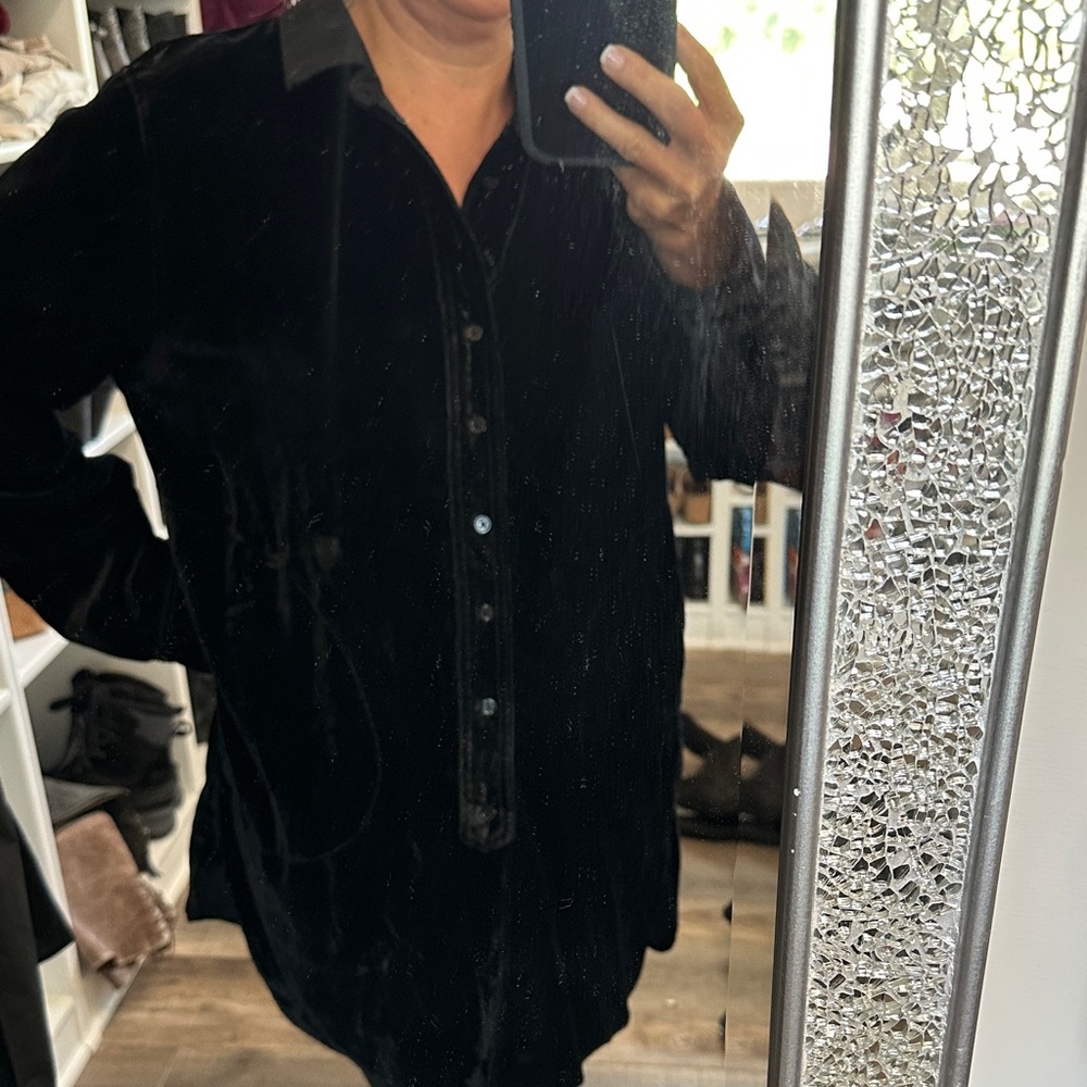 Dear John women tunic Black Velvet Shirt L no tags with pockets